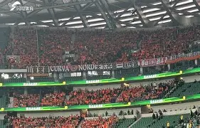 包含北京国安逆转山东泰山，主场保持不败的词条